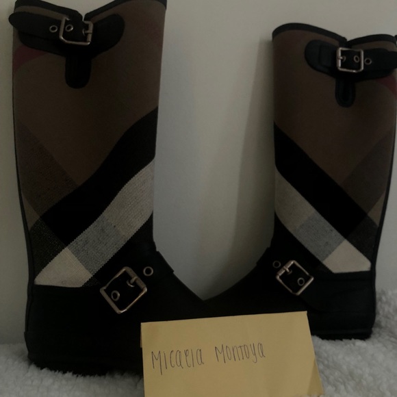 Rain boots - Picture 1 of 5